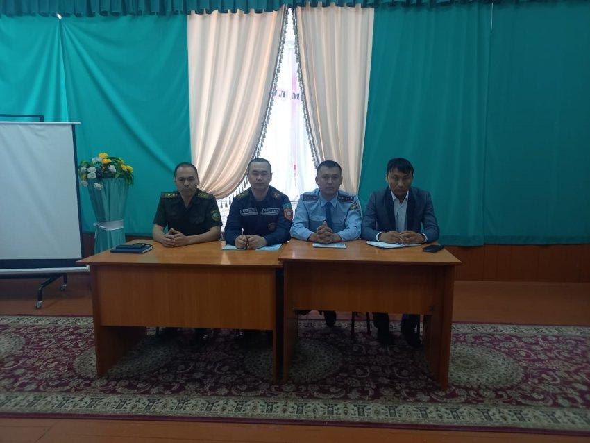 Байзақ АПБ ЖПҚБ УПИ          полиция  аға лейтенатты  Крыкбаев  Еркебулан Алтынбекович, ДҚТІЖО           Худайбегенов  Нурсултан Мухтаровичтің қатысуымен 8-11 сынып оқушыларына арналған кездесу ұйымдастырылды.