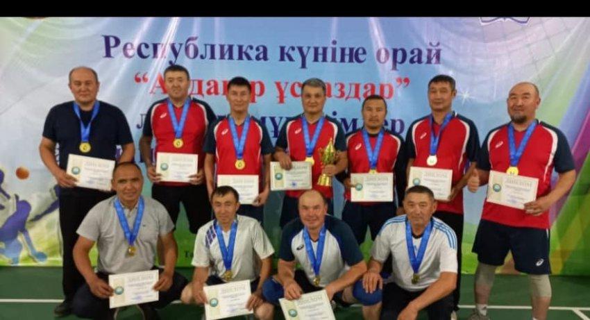 "Ардагер ұстаздар"